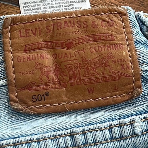 Levi’s Women 501 light wash blue denim jeans size 30x30 straight leg button fly - Picture 9 of 15